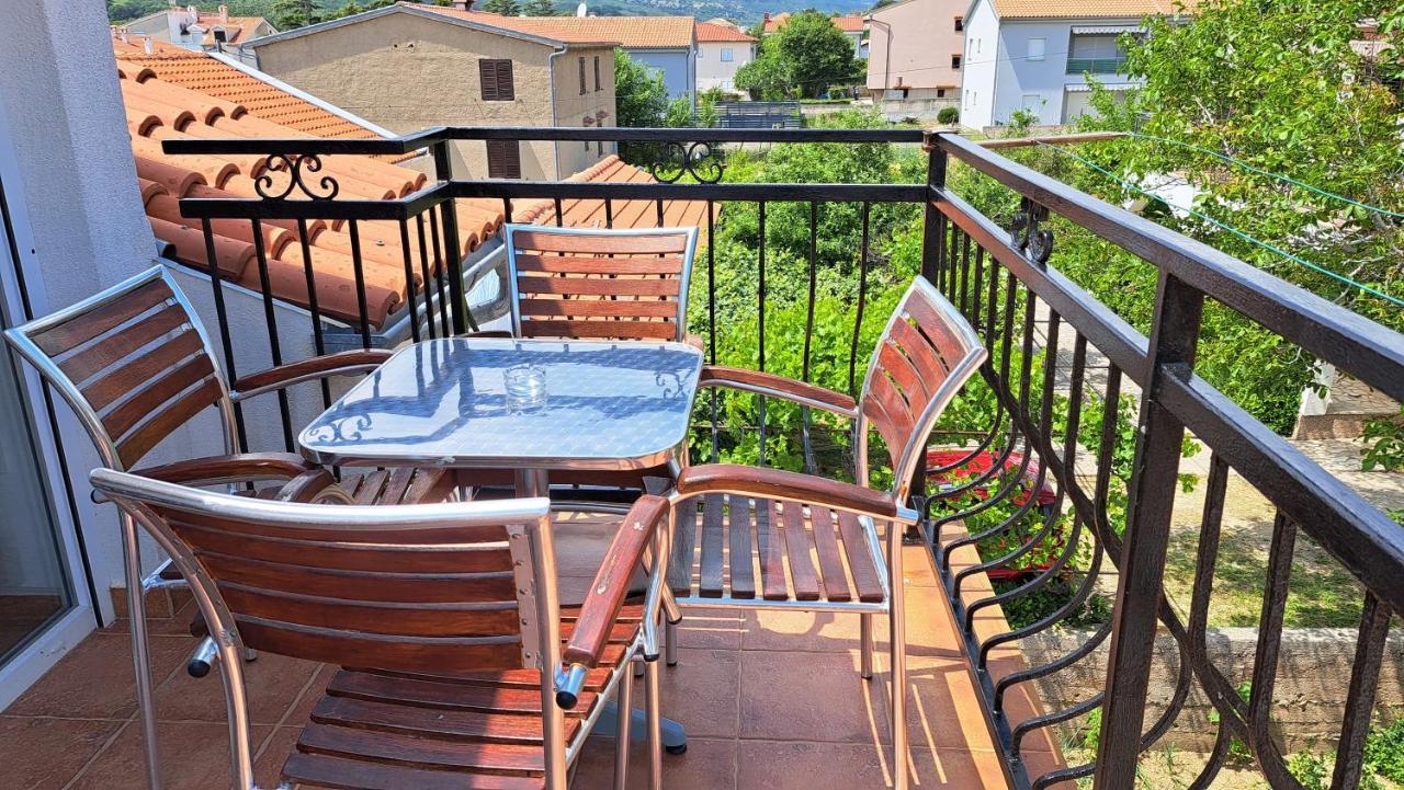 Cozy Apartments Baska المظهر الخارجي الصورة